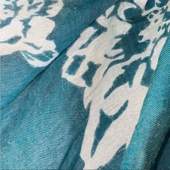 Vintage Floral Pashmina purchased at Anthropologie Bid Now = Discounted Shipping - Picture 9 of 12